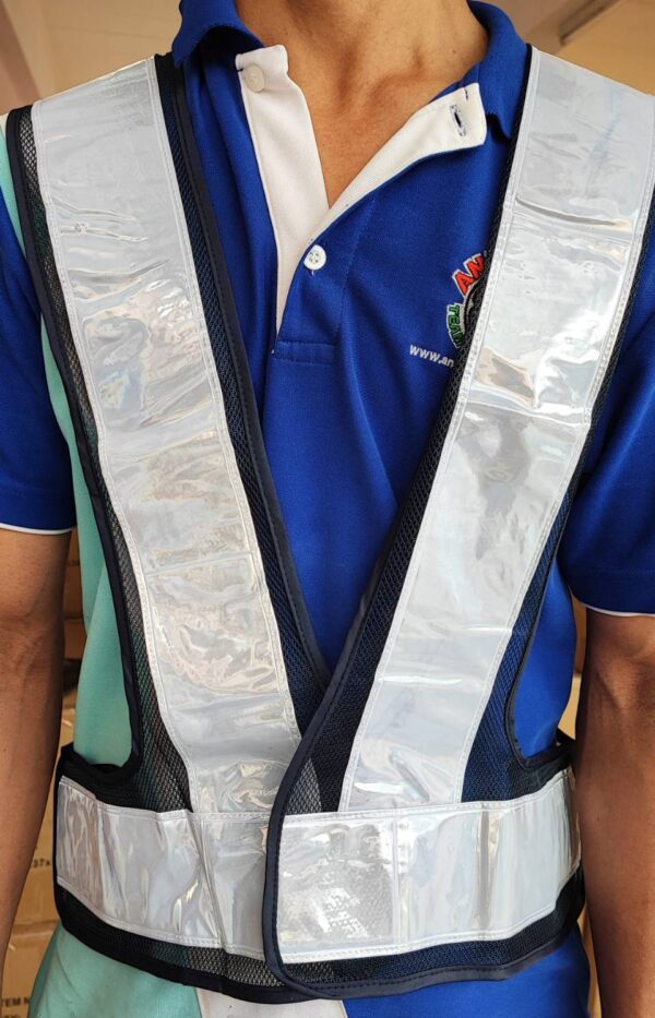266292_0 + เสื้อกั๊กสะท้อนแสงสีขาว ทรง V ตาข่ายดำ แถบขาว กว้าง 3 นิ้ว อย่างดี