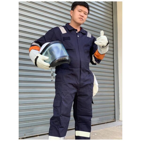 ชุดช่างไฟฟ้า + ชุดกันไฟฟ้าแรงสูง (1 ชุดพร้อมใช้งาน หัวจรด เท้า)