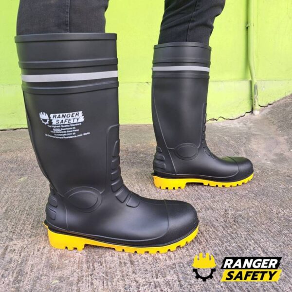 messageImage_1698985515552_0 Super Boots รองเท้าบู๊ทหัวเหล็ก (สีดำ / สีขาว) หัวเหล็ก อย่างดี