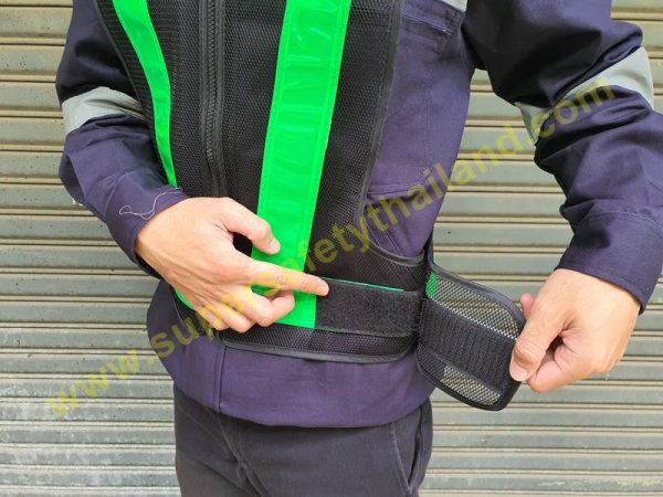 เสื้อสะท้อนแสง (3) เสื้อสะท้อนแสง เสื้อกั๊กสะท้อนแสง เสื้อจราจร รับผลิตตามแบบ