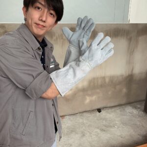 ถุงมือหนังเย็บเชือม แบบยาว กันความร้อน 300C กันไฟ กันงานเชื่อม ยาว 16 นิ้ว