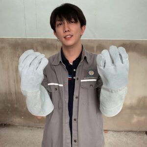 ถุงมือหนังเย็บเชือม แบบยาว กันความร้อน 300C กันไฟ กันงานเชื่อม ยาว 16 นิ้ว